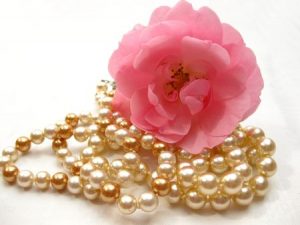 5064931 - briar rose and pearls